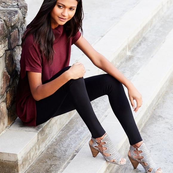 🔥VINCE CAMUTO Ponte Leggings Seamed Back - Picture 1 of 8